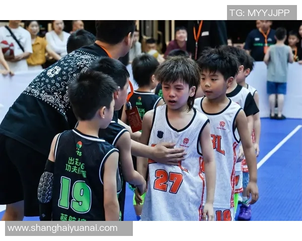 篮球纪实：记录上海篮球队的逆袭之旅